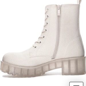 NWOT‎ Dirty Laundry Mazzy Lace-Up Boot Size 8.5 Off white Combat